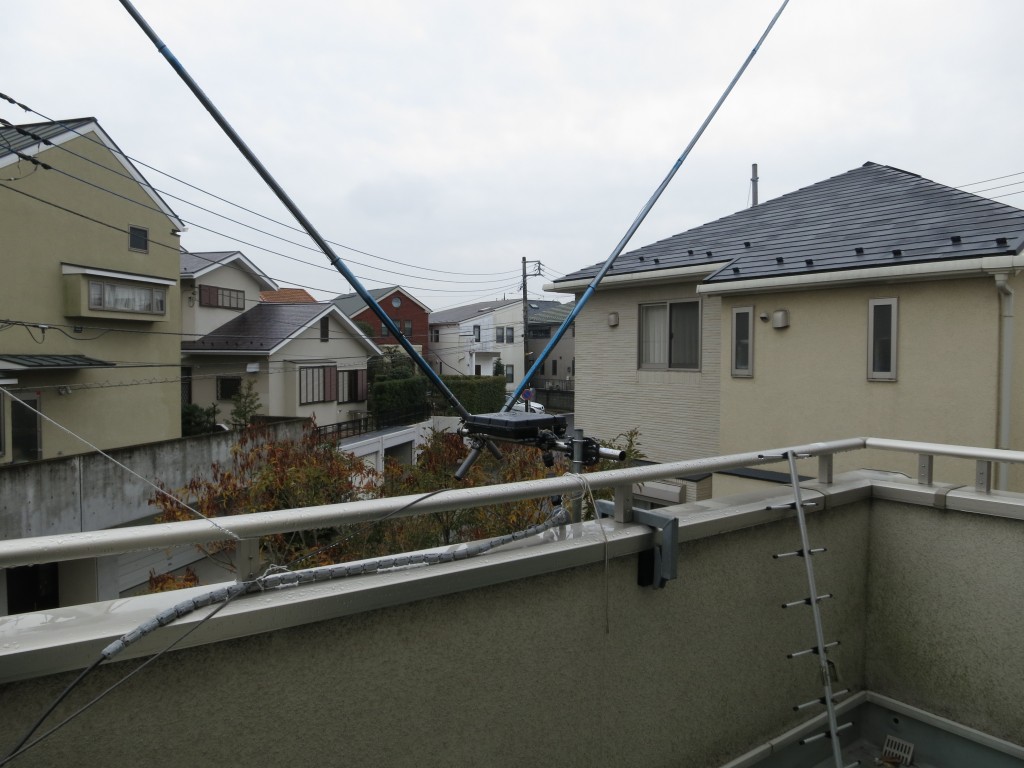 建造物から約2.5m離したところノイズが減った