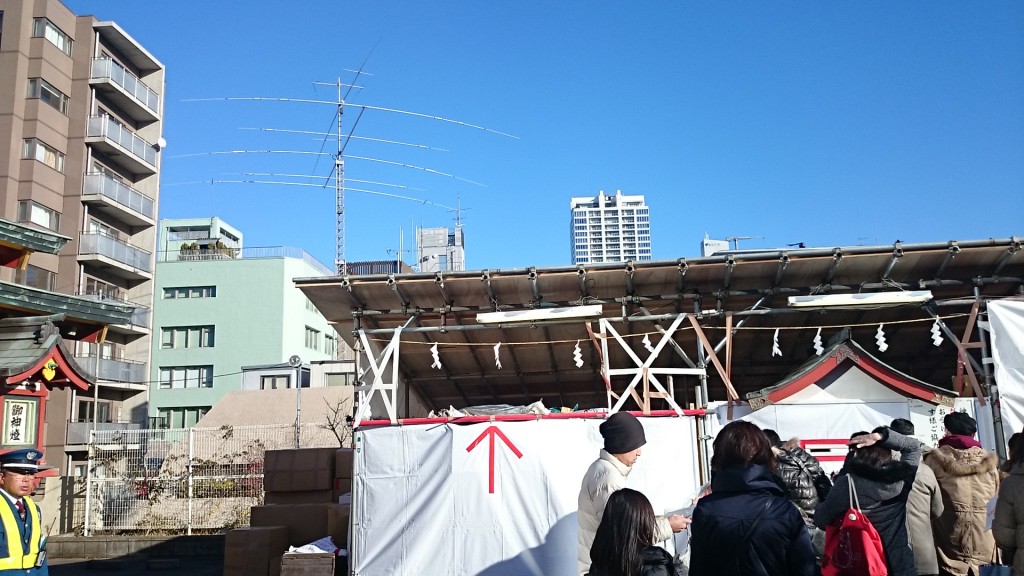 神田明神横のクランク・アップタワー