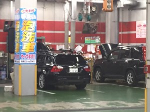 ピット作業を受ける愛車