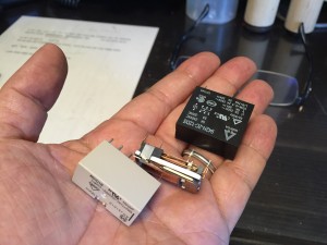 特注品(手前)実装品(中)代替品(奥)