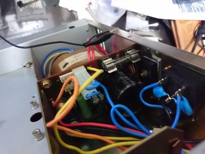 整流回路の内部ヒューズ 溶断確認済