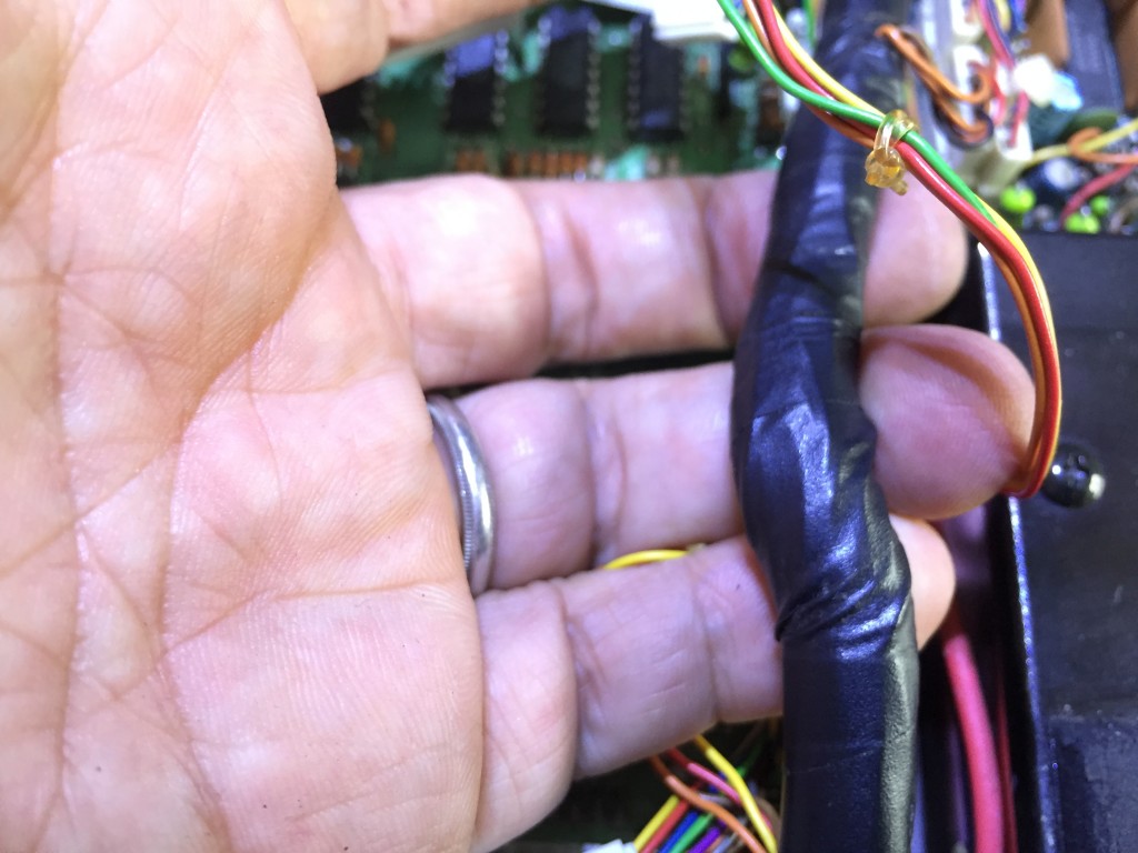 こいつが作業を中断させている・・・取り外し不可能