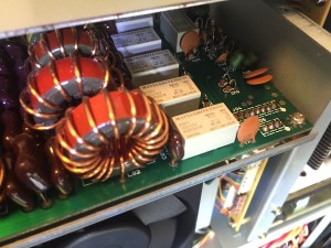 最初に疑ったのは方結直下のダイオード