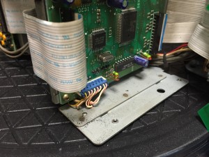 モールから崩れ落ちる炭素化した粒子