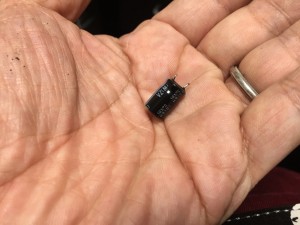 破裂し液漏れしたケミコン