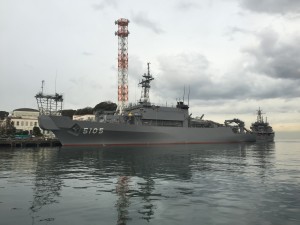 田浦湊に停泊中の海洋観測艦 AGS-5505「にちなん」